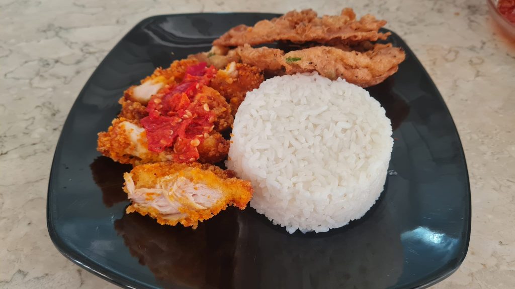 Nasi Telur Dadar Kriwil & Ayam Katsu Pedas